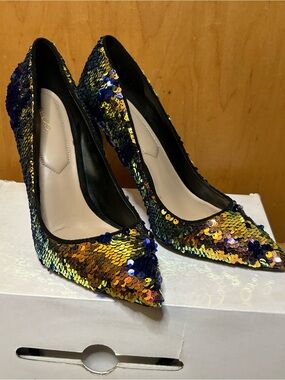Aldo Stessy multicolored sequin stiletto pumps. Rainbow color Sz-7.5